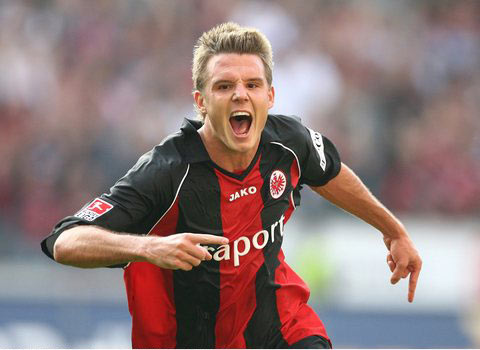 據明顯主動 據明顯主動